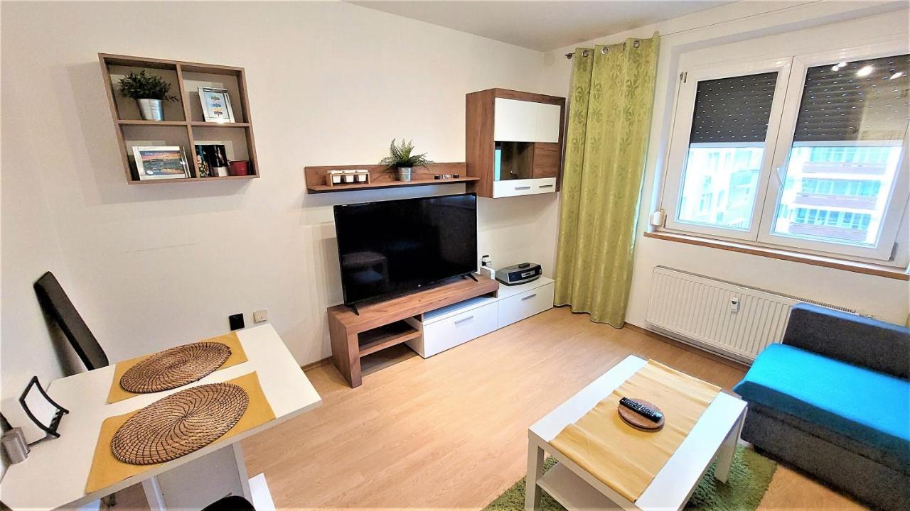 "Like A Home" Apartment Μπρατισλάβα Εξωτερικό φωτογραφία