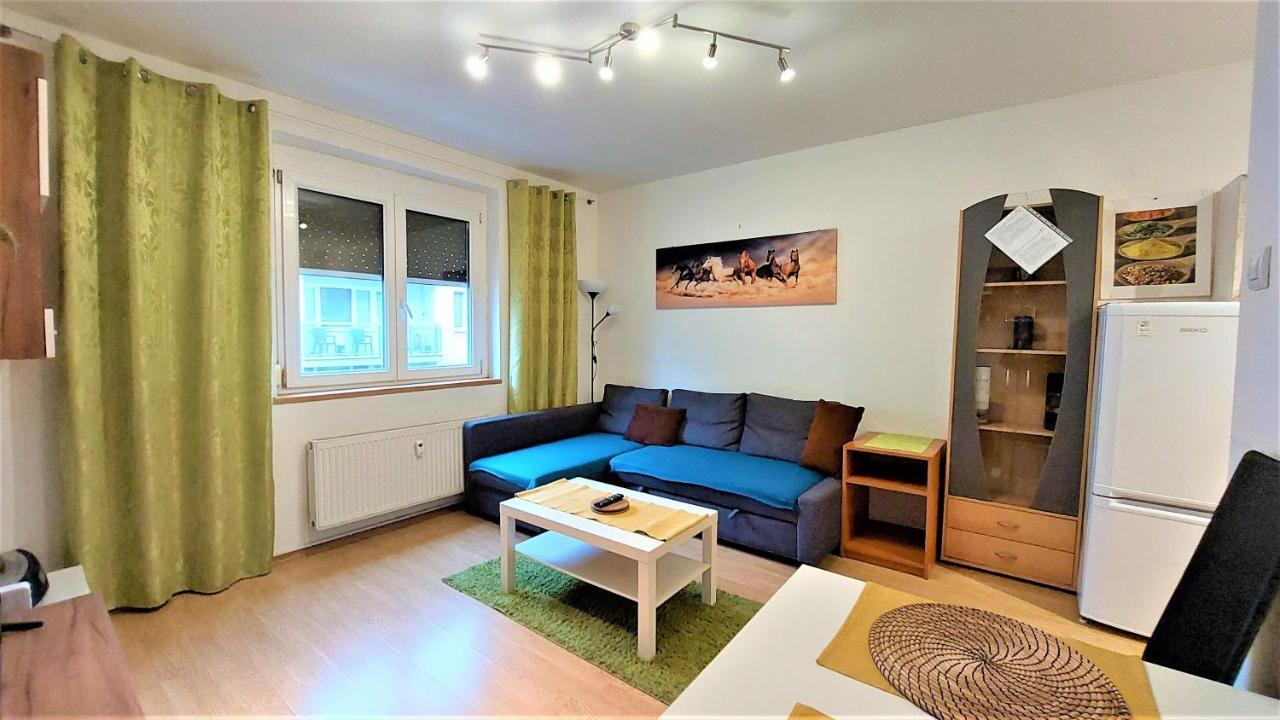"Like A Home" Apartment Μπρατισλάβα Εξωτερικό φωτογραφία