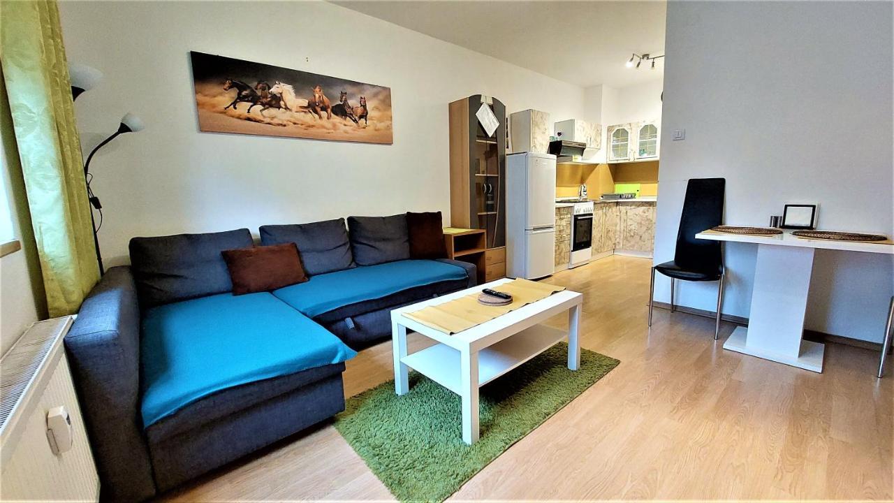 "Like A Home" Apartment Μπρατισλάβα Εξωτερικό φωτογραφία