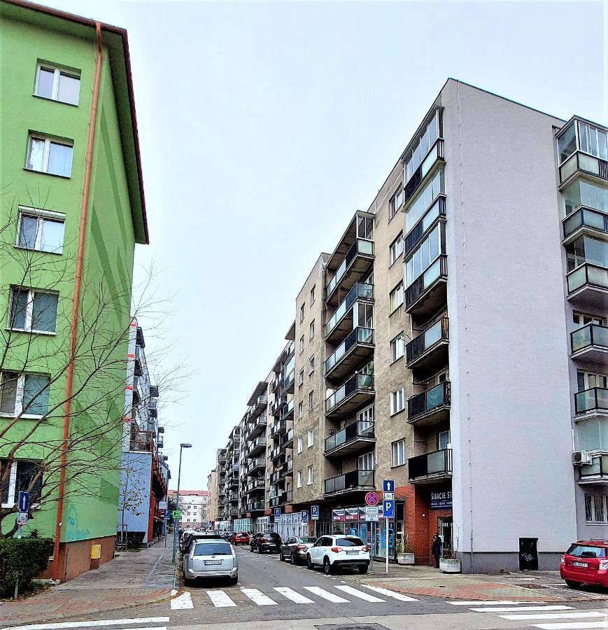 "Like A Home" Apartment Μπρατισλάβα Εξωτερικό φωτογραφία